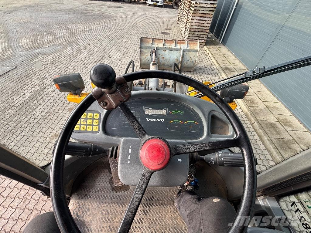 Volvo L 30 Incarcator pe pneuri