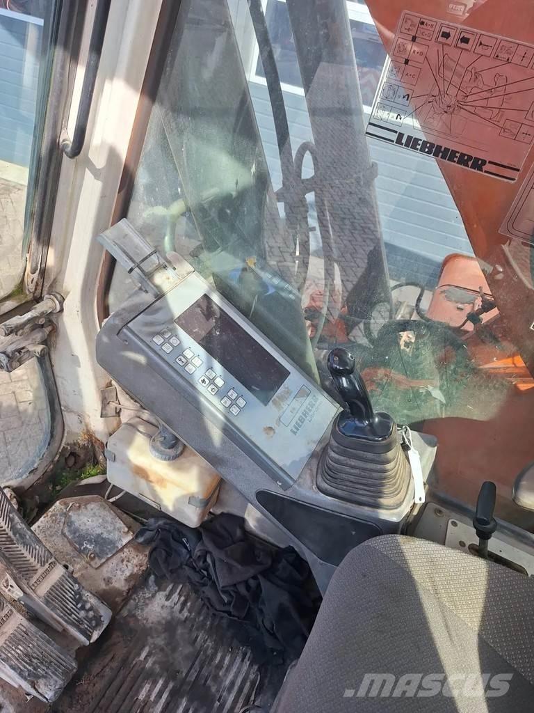 Liebherr R932 Excavatoare pe șenile
