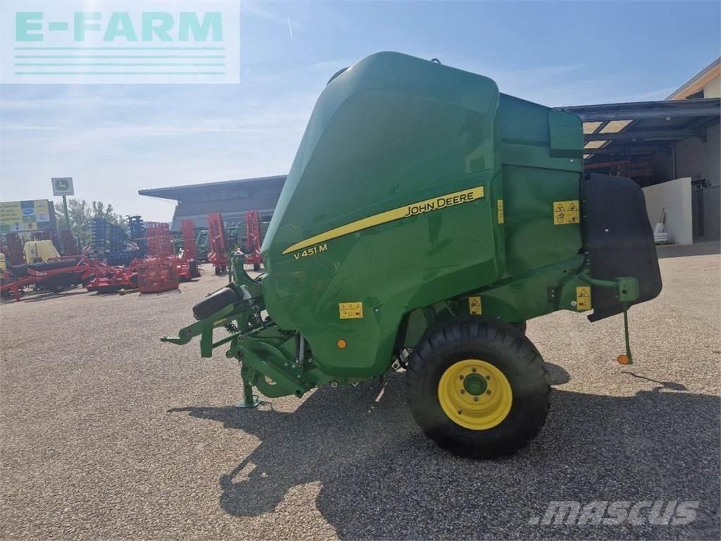 John Deere V451M Baler dreptunghiular