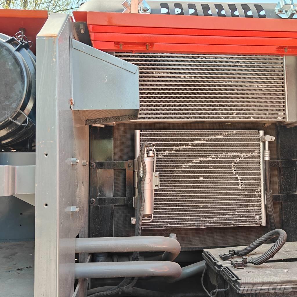 Hitachi ZX200 Excavatoare pe șenile
