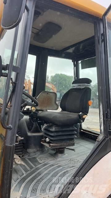 JCB 2 CX Incarcator pe pneuri