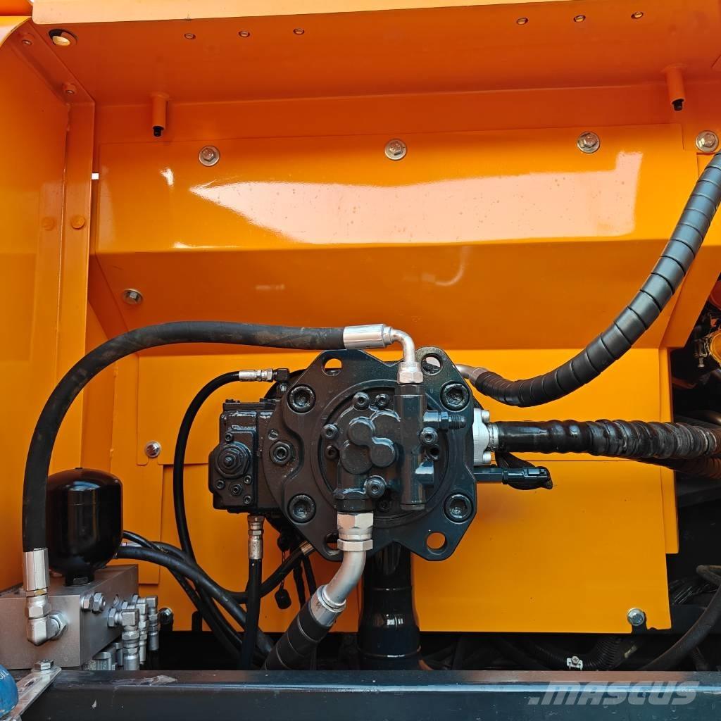 Hyundai 305-9T Excavatoare pe șenile
