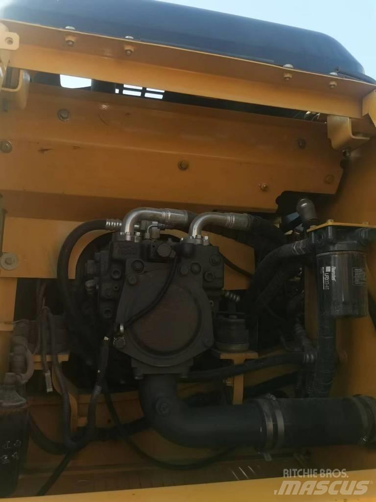 Komatsu PC 160 LC-7 Excavatoare pe șenile
