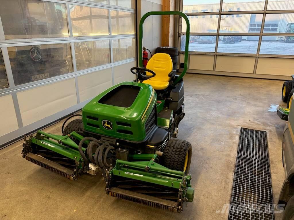 John Deere 2653 B Fairway mowers