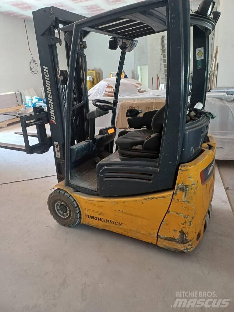 Jungheinrich EFG215 Stivuitor electric