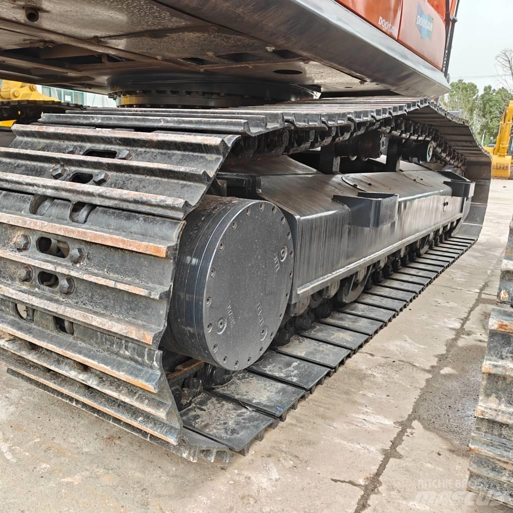 Doosan 225-9C Excavatoare pe șenile
