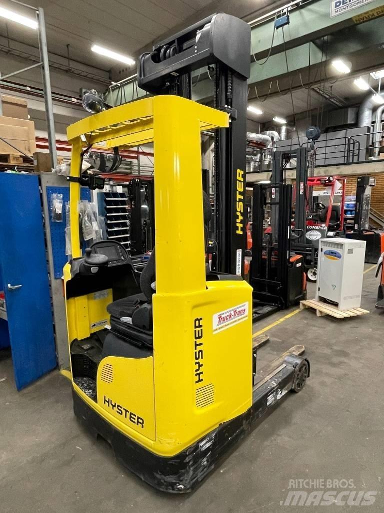 Hyster R1.4 Stivuitor cu catarg retractabil