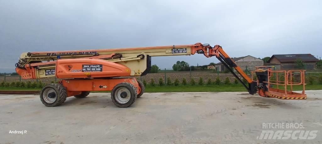 JLG 1250 AJP Nacele cu brat articulat
