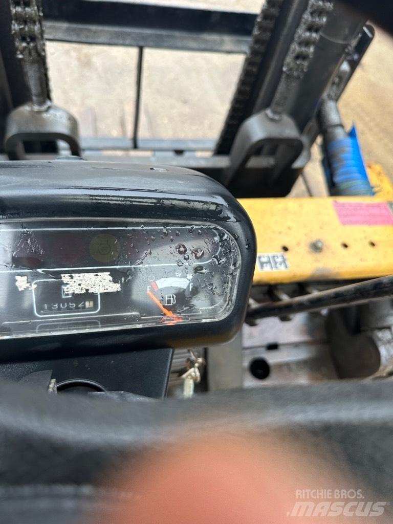 CAT DP 40 Stivuitor diesel