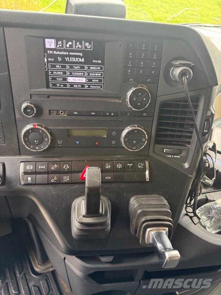 Mercedes-Benz 2653 L Camioane cu macara