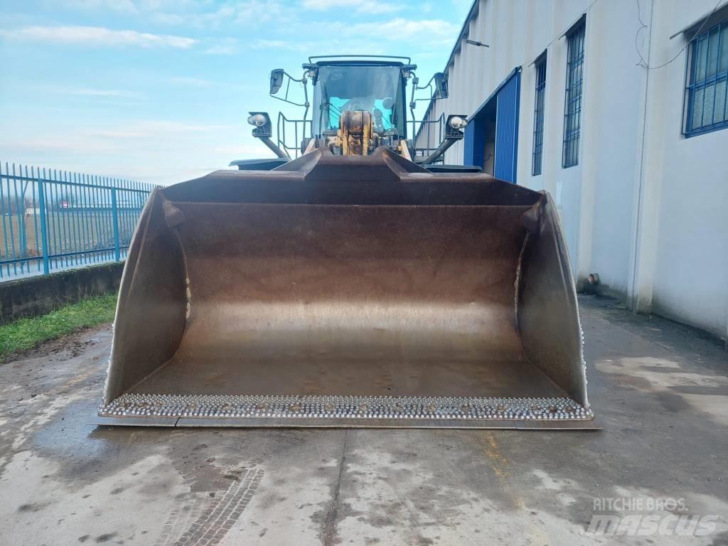 Komatsu WA475 Incarcator pe pneuri