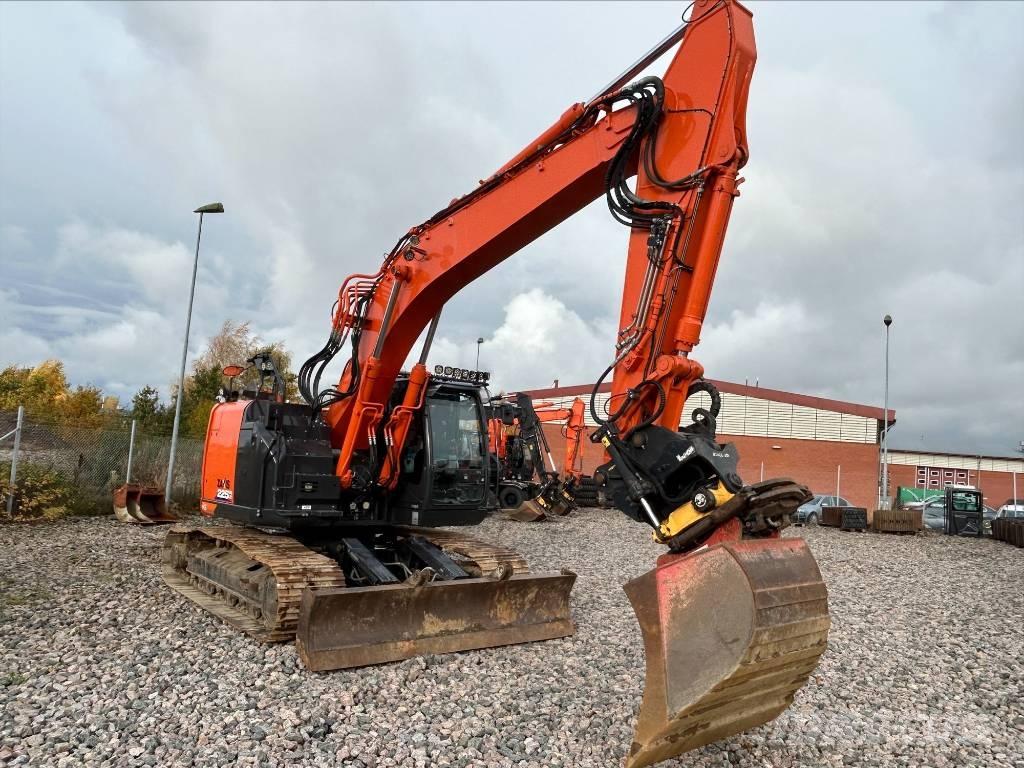 Hitachi ZX225USBL-6 Excavatoare pe șenile
