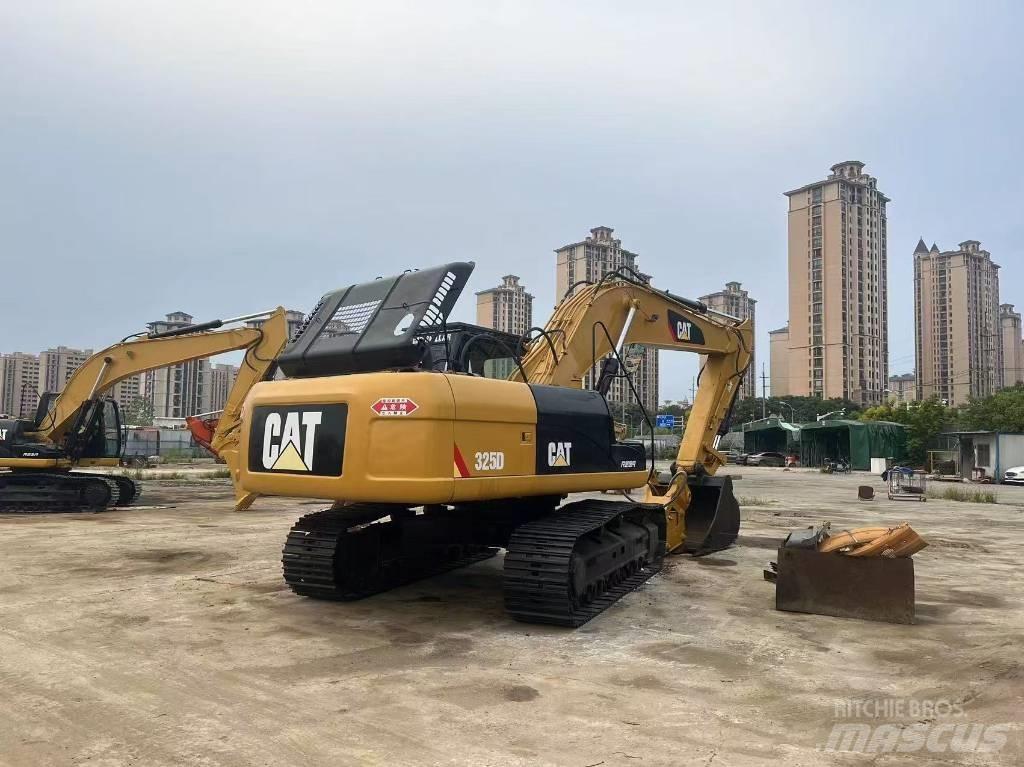 CAT 325D Excavatoare pe șenile
