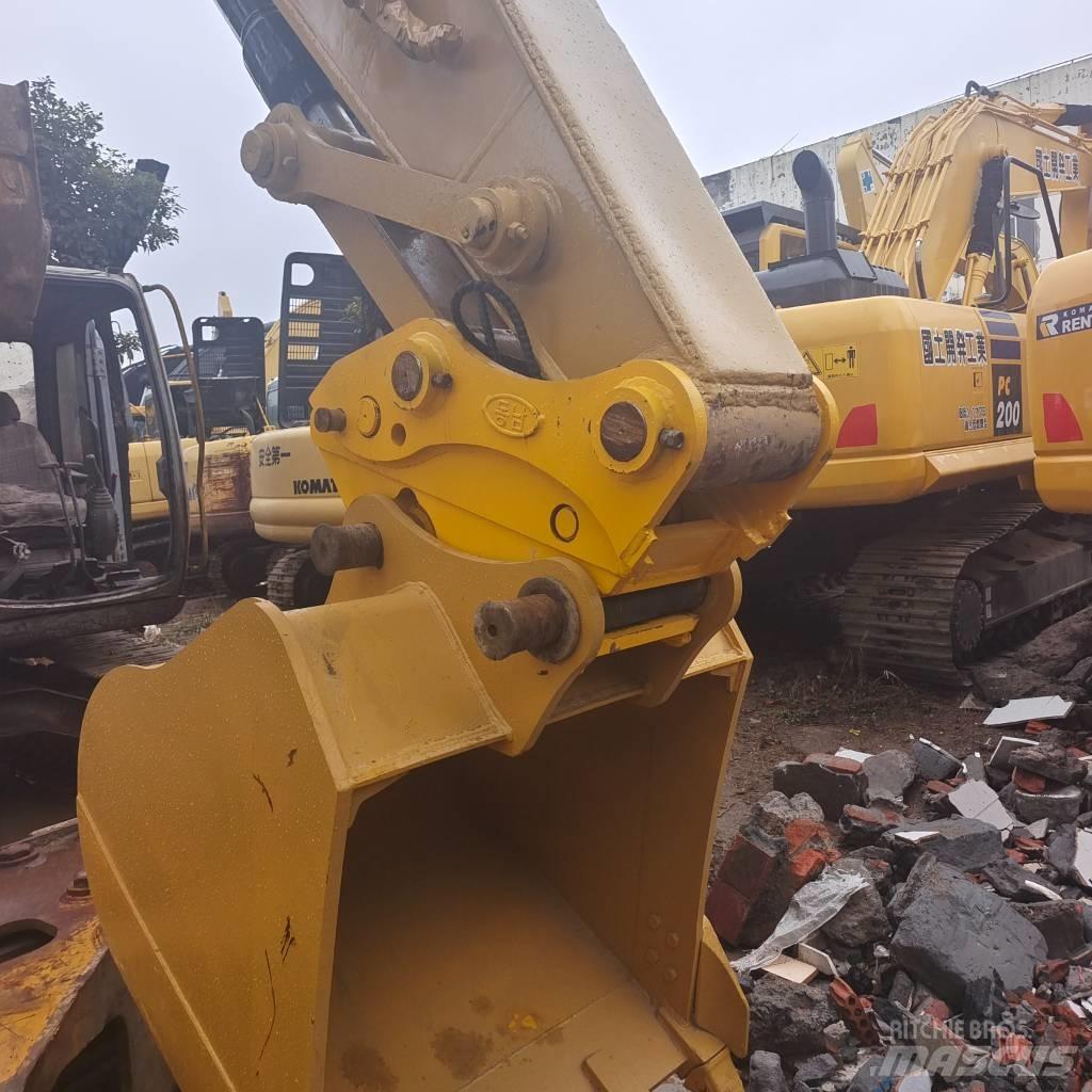 CAT 320 D Excavatoare pe șenile
