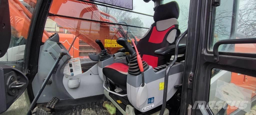 Hitachi ZX210LC-5 Excavatoare pe șenile
