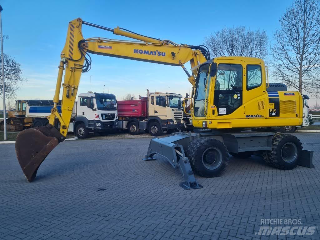 Komatsu PW 140-7 Excavatoare cu roti