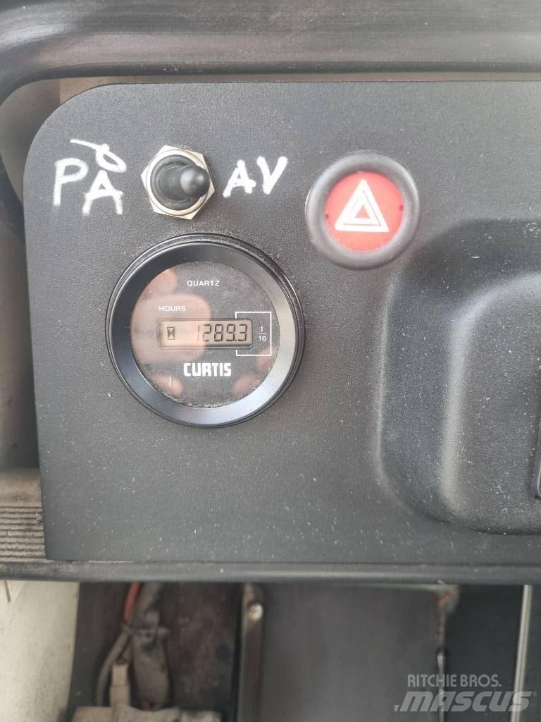 Melex 252 Utilaje întreţinere terenuri - Altele