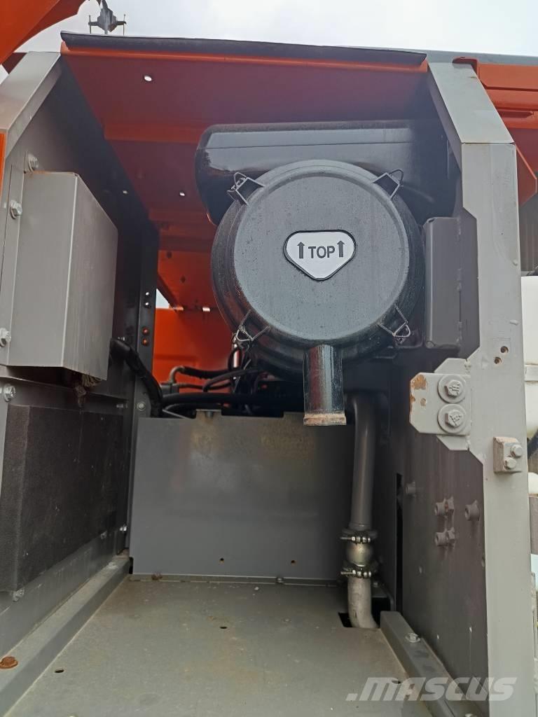 Hitachi ZX 210 Excavatoare pe șenile
