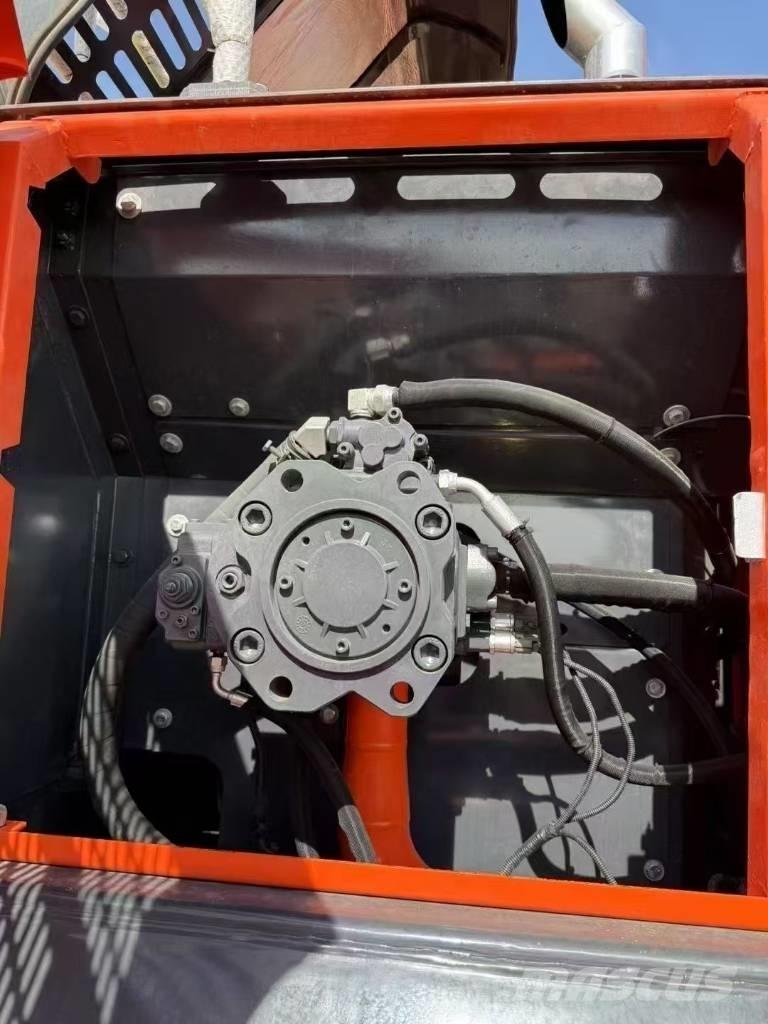 Doosan DX300LC-9C Excavatoare pe șenile
