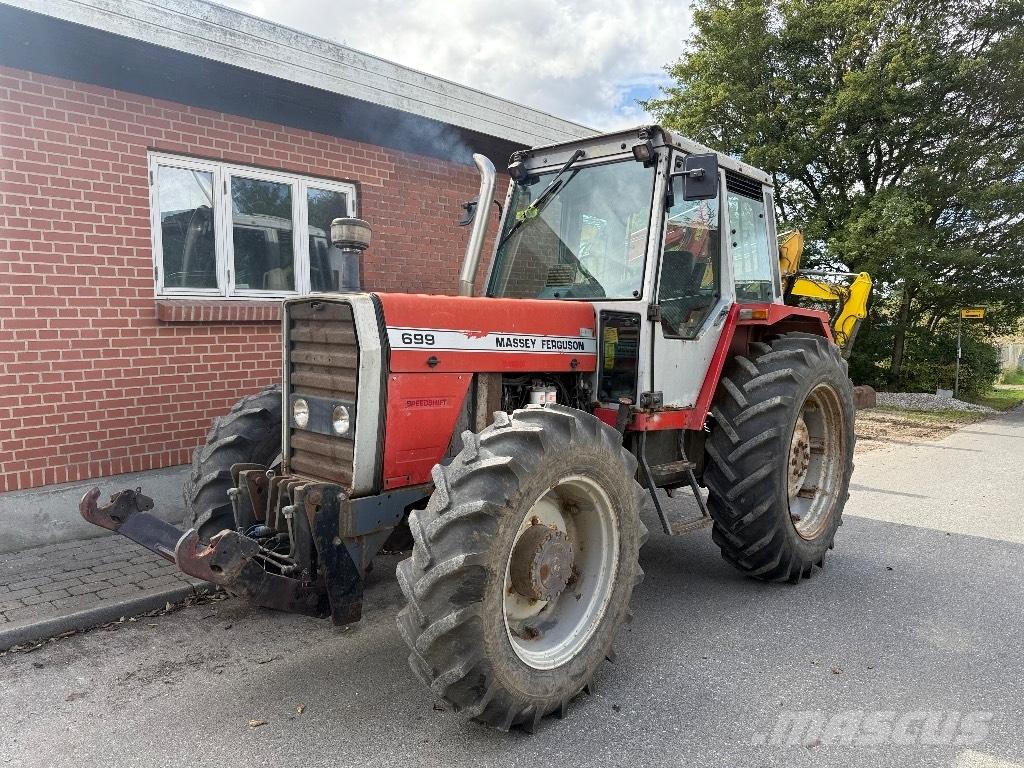 Massey Ferguson 699 Tractoare
