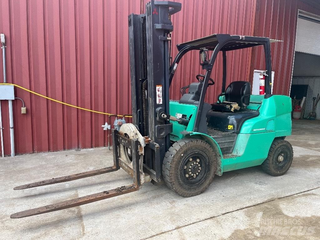 Mitsubishi FD40N1 Masini de teren dificil