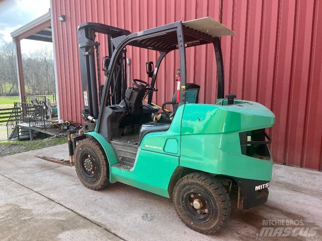 Mitsubishi FD40N1 Masini de teren dificil