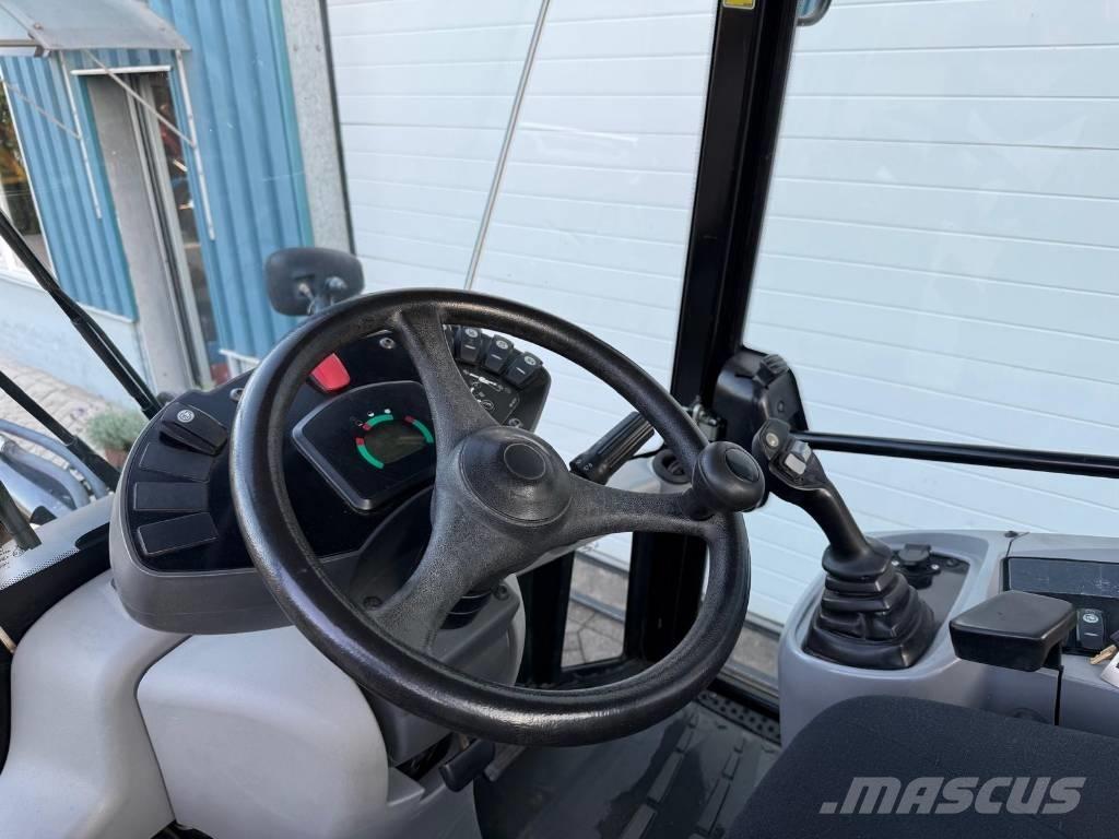 CAT 907 H Incarcator pe pneuri