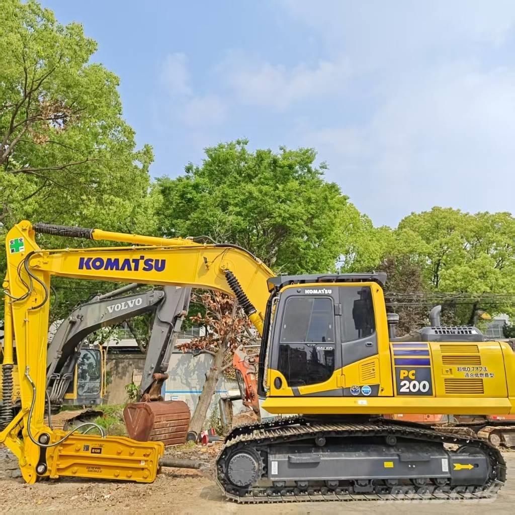 Komatsu PC 200 Excavatoare pe șenile
