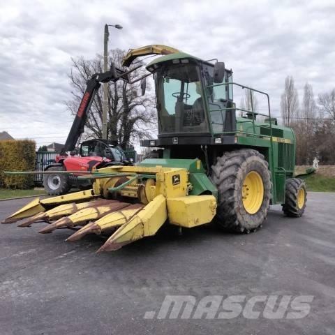 John Deere 6610 Forajere cu autopropulsare