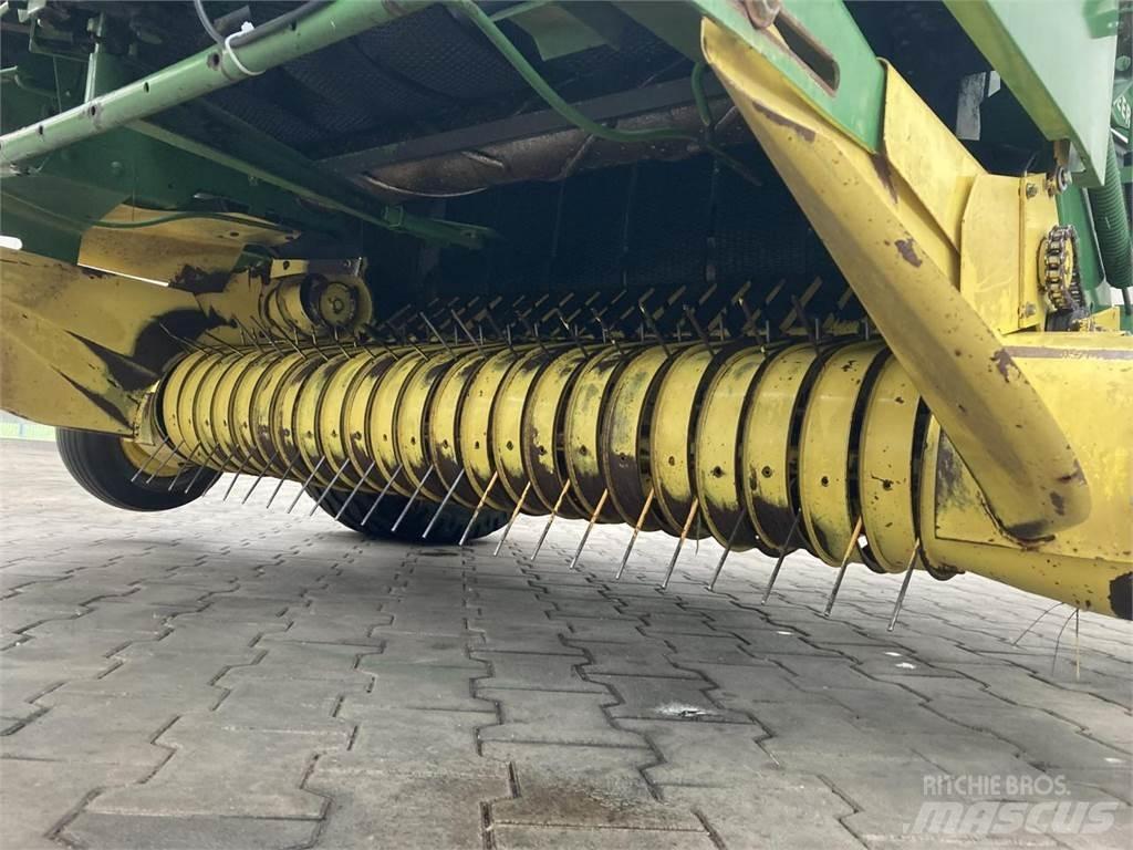 John Deere 550 Masina de balotat cilindric