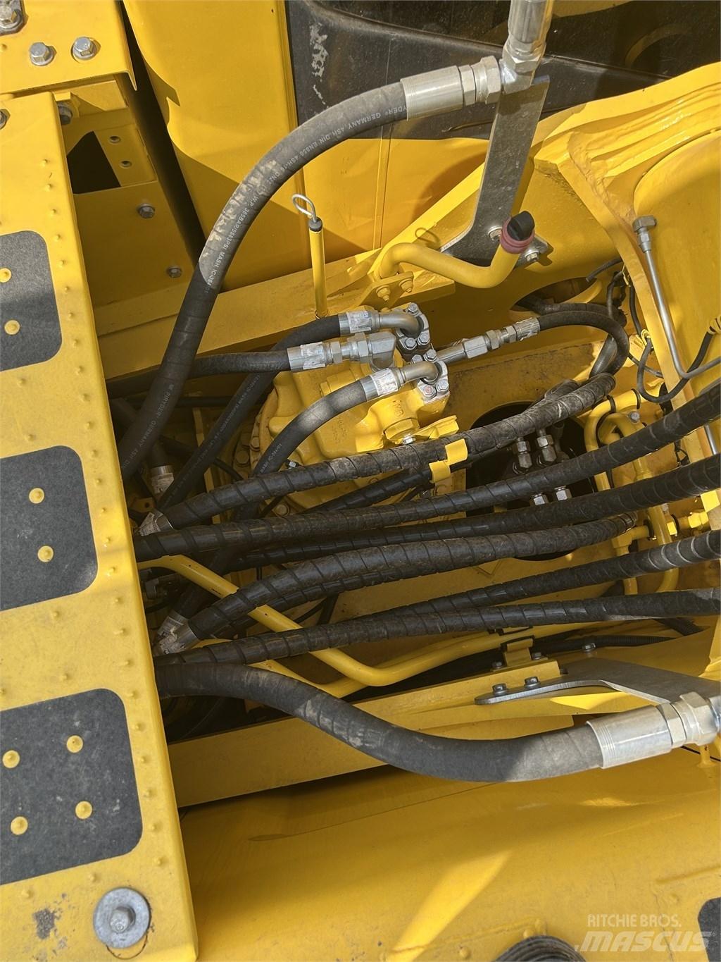 Komatsu PC 240 Excavatoare pe șenile
