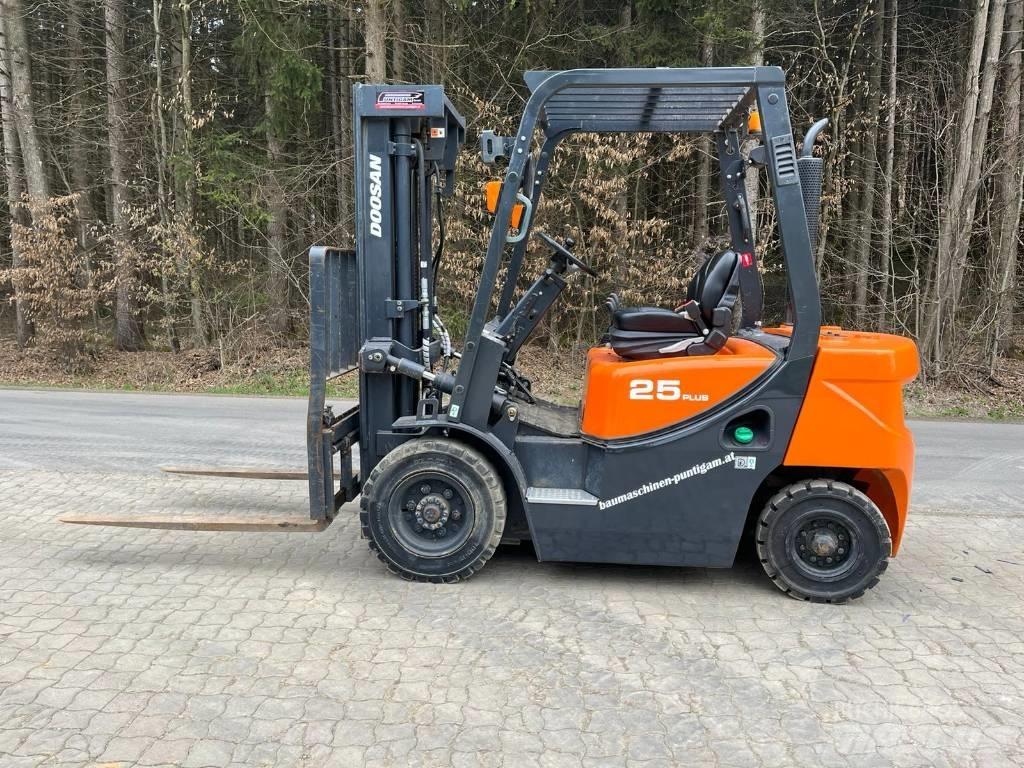 Doosan D 25 GP Stivuitor diesel