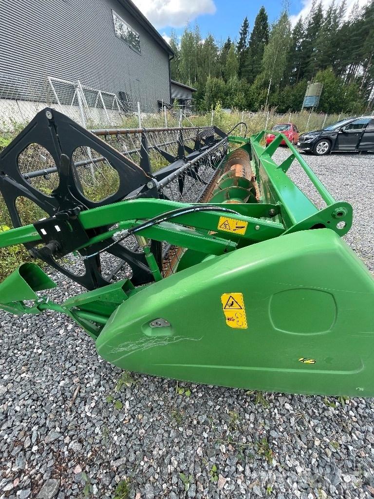 John Deere 622R Combine capete pentru culegatoare