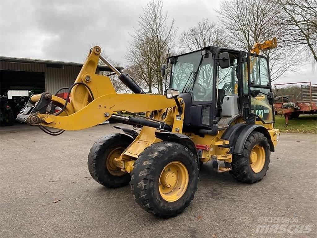 CAT 908M Incarcator pe pneuri