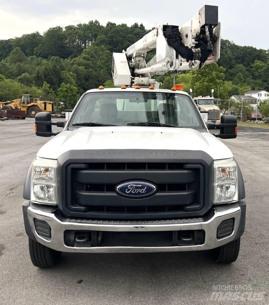 Ford F 550 Platforme aeriene montate pe camion