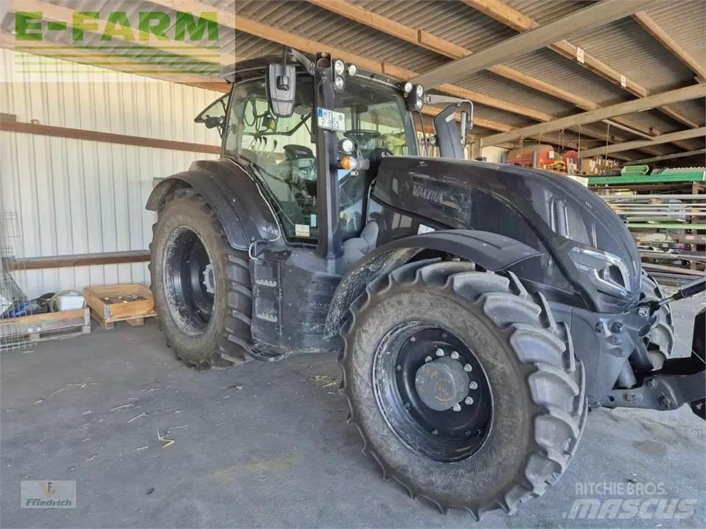 Valtra t235a Tractoare