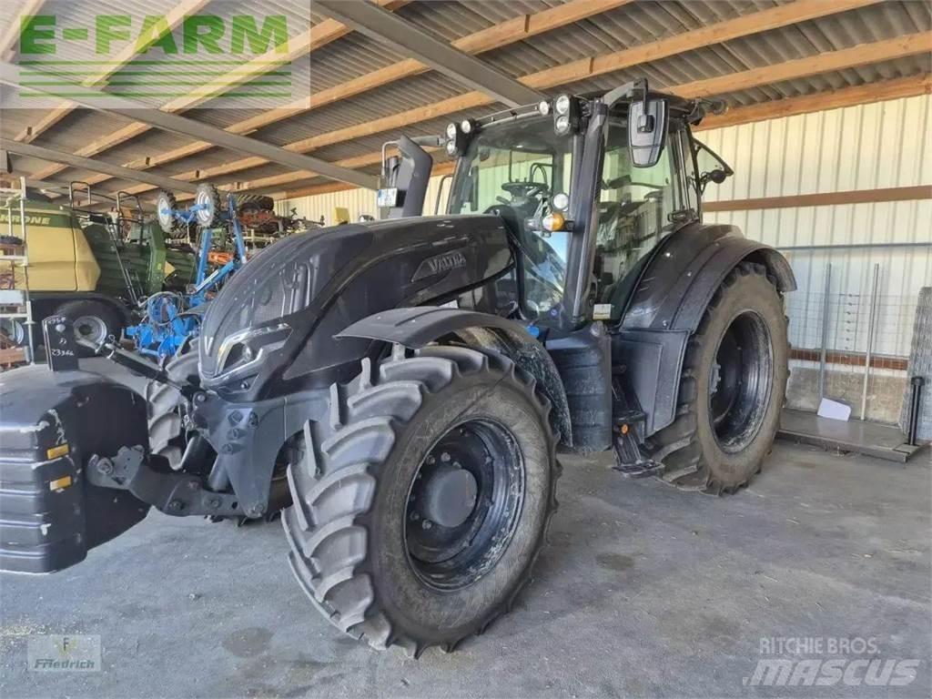 Valtra t235a Tractoare