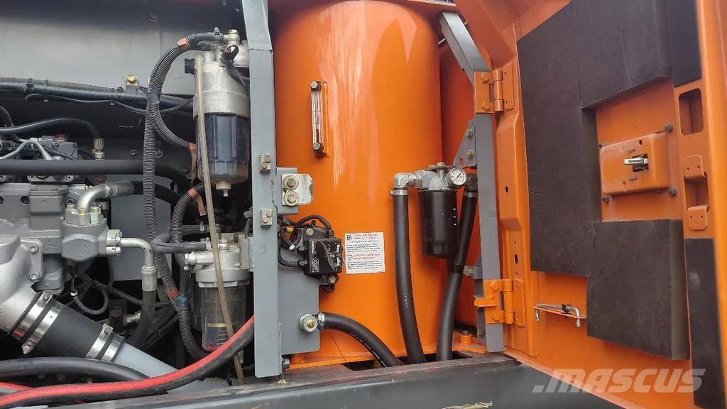 Hitachi ZX220W-5B Excavatoare cu roti