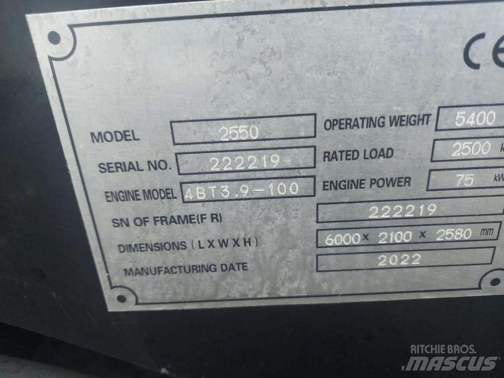  D-Machine  2550 Incarcator pe pneuri