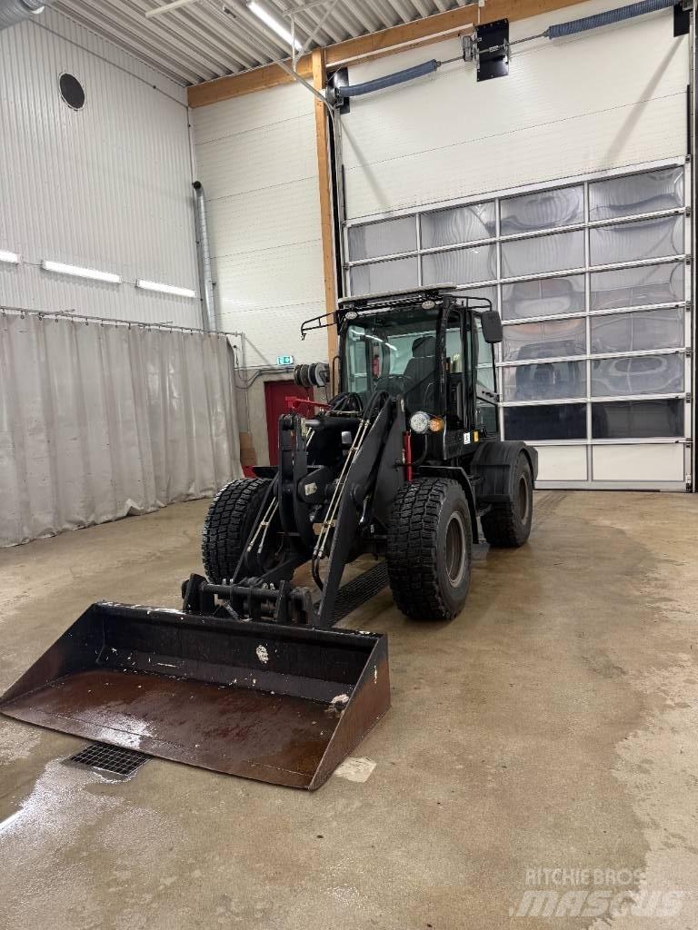  D-Machine  2550 Incarcator pe pneuri