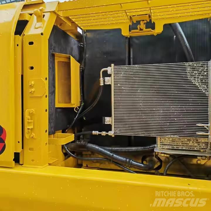 Komatsu PC220-8 Excavatoare pe șenile
