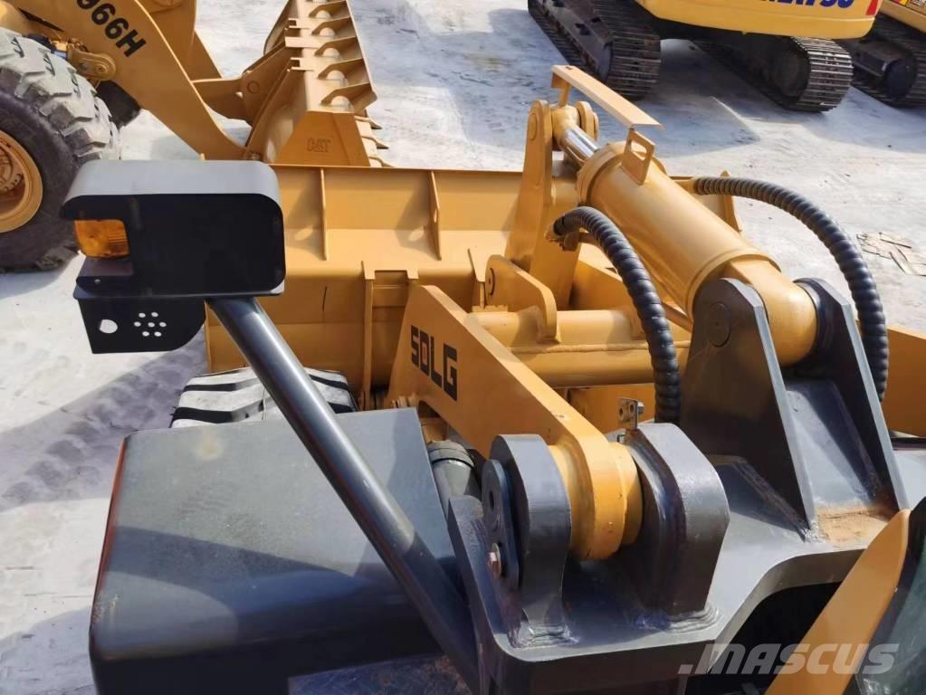 SDLG LG 956 L Incarcator pe pneuri