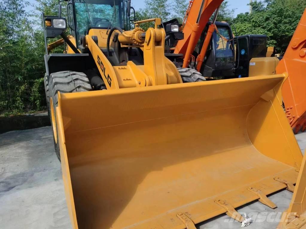 SDLG LG 956 L Incarcator pe pneuri