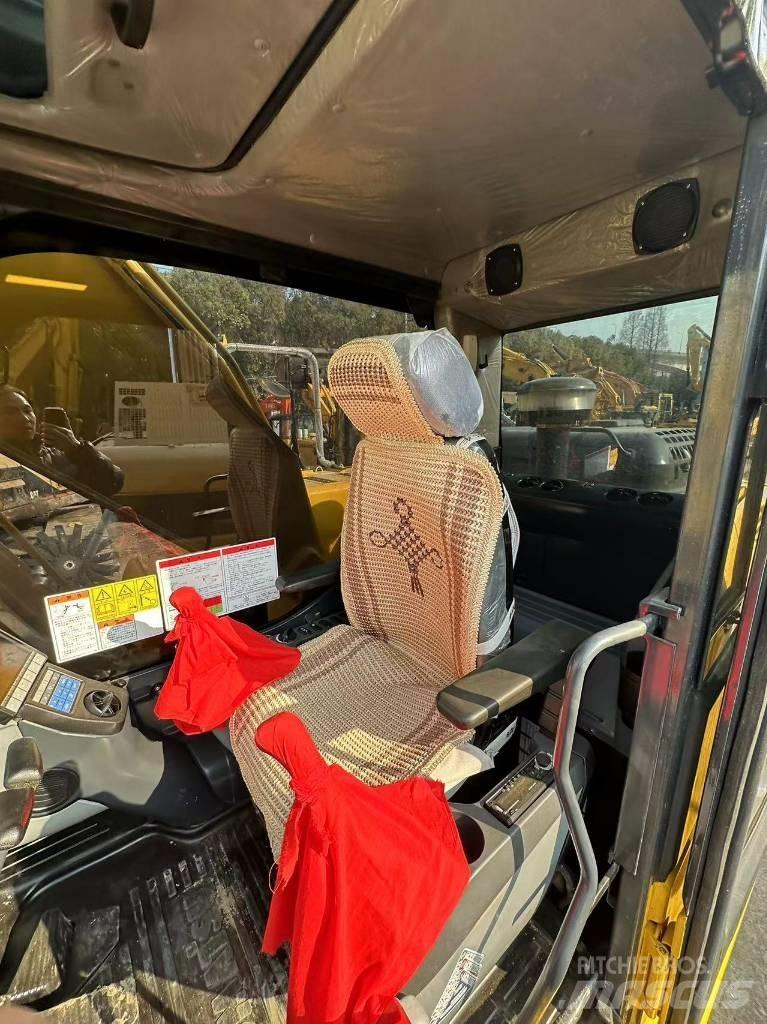 Komatsu PC 200 Excavatoare pe șenile
