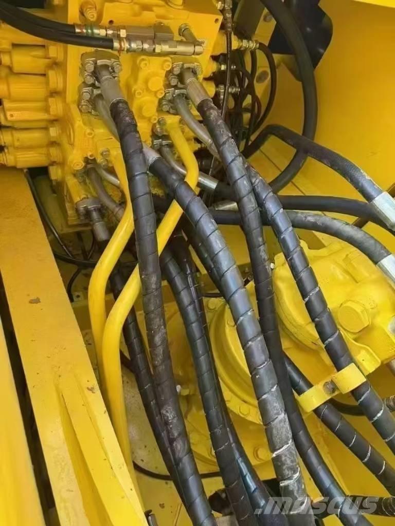 Komatsu PC 240 Excavatoare pe șenile
