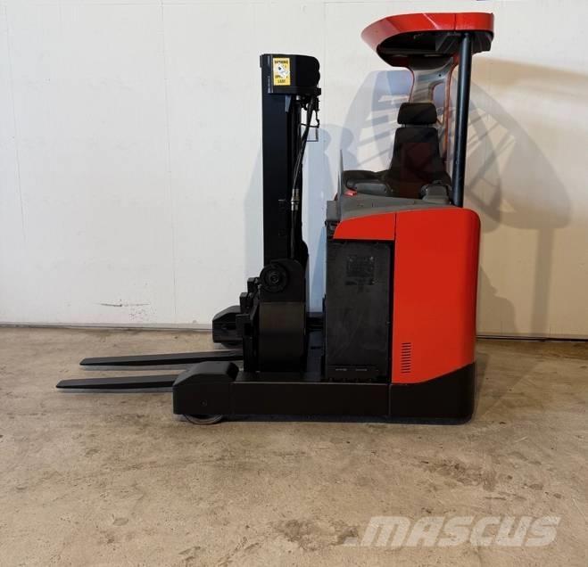 BT truck RRE 160 Stivuitor cu catarg retractabil