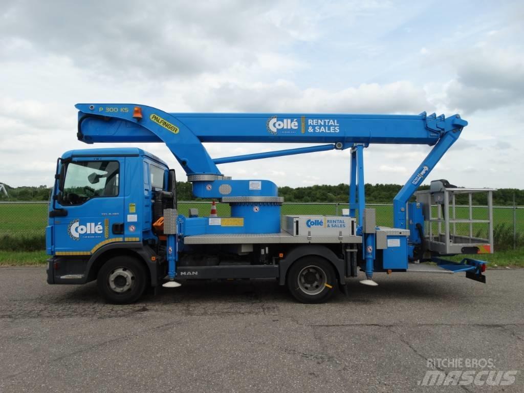 Palfinger P 300 KS Platforme aeriene montate pe camion