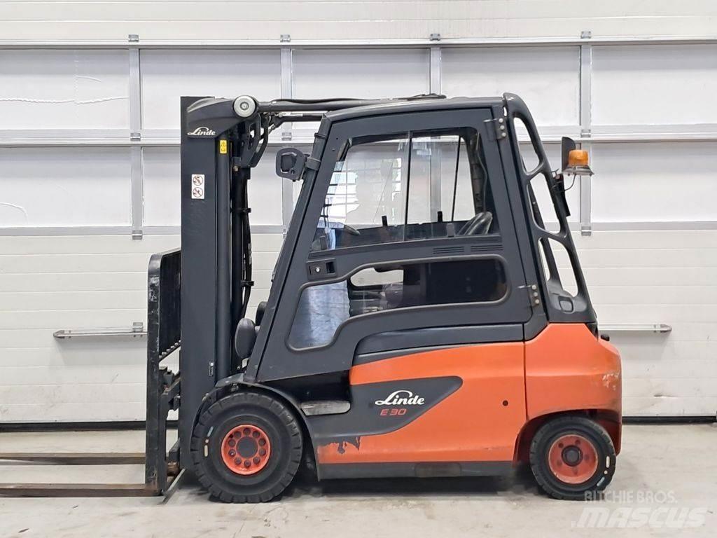 Linde E30-01 Stivuitor electric