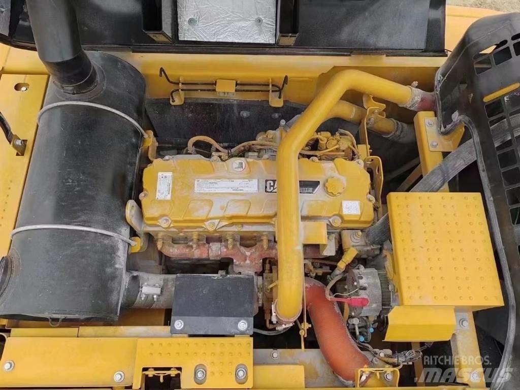 CAT 324 D Excavatoare pe șenile
