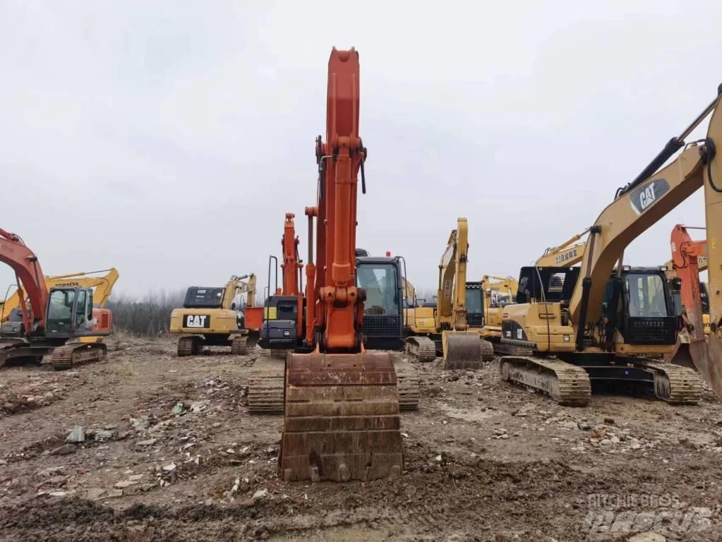 Hitachi ZX 250 Excavatoare pe șenile
